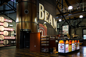 肯塔基州克莱蒙的 Jim Beam American Stillhouse。 照片 © 2012 马克·吉莱斯皮。