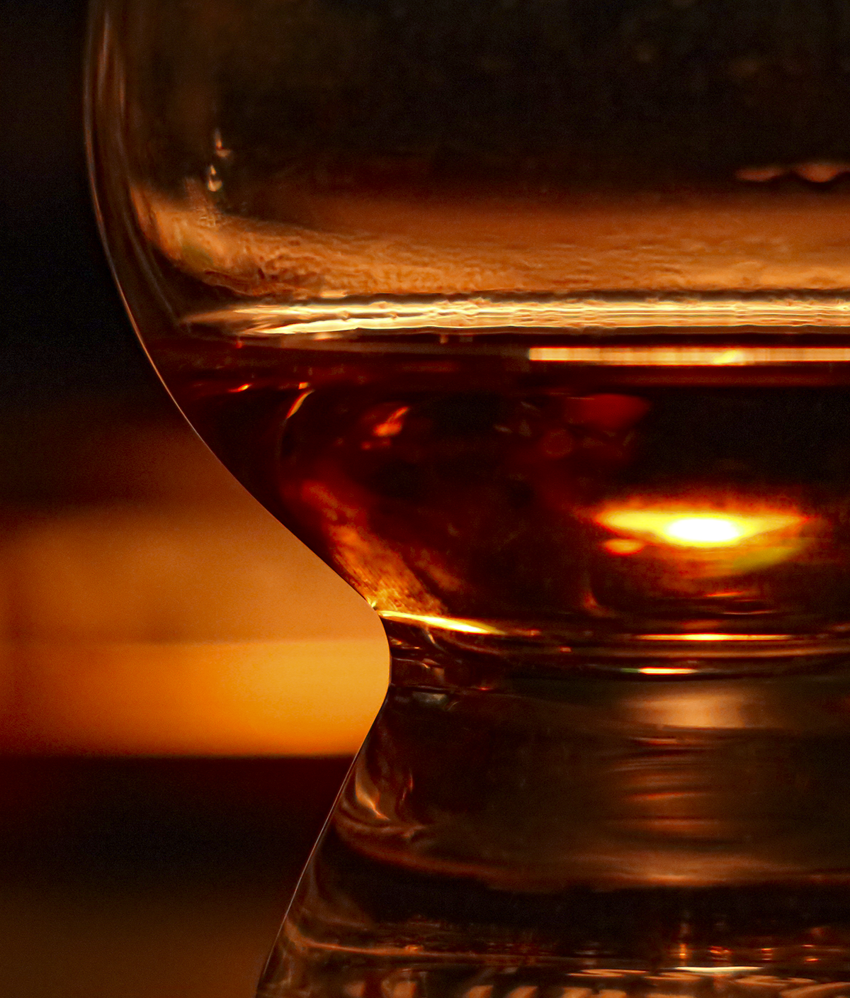 Whisky and candlelight seem to go perfectly together. Photo ©2019, Mark Gillespie/CaskStrength Media. Whisky and candlelight seem to go perfectly together. Photo ©2019, Mark Gillespie/CaskStrength Media.