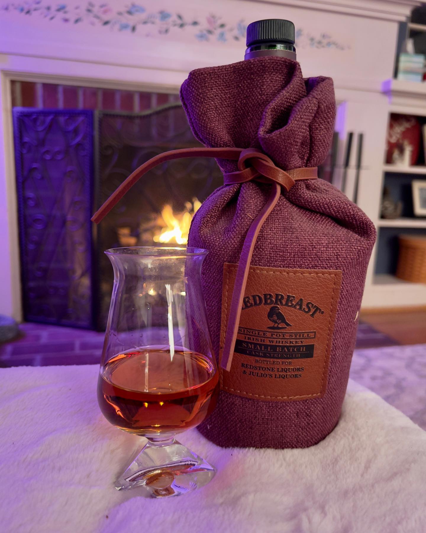 New year, same classic @redbreastirishwhiskey Small Batch by the fire! #SaturdayNightSip #WhiskyCastSponsor