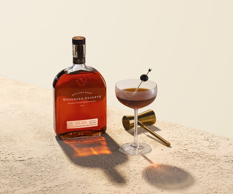 Woodford Reserve S Perfect Manhattan WhiskyCast   BFWR0079S Global WR Bourbon FY23 Spectacle For The Senses Manhattan Season Straightfoward Photography 768x640 