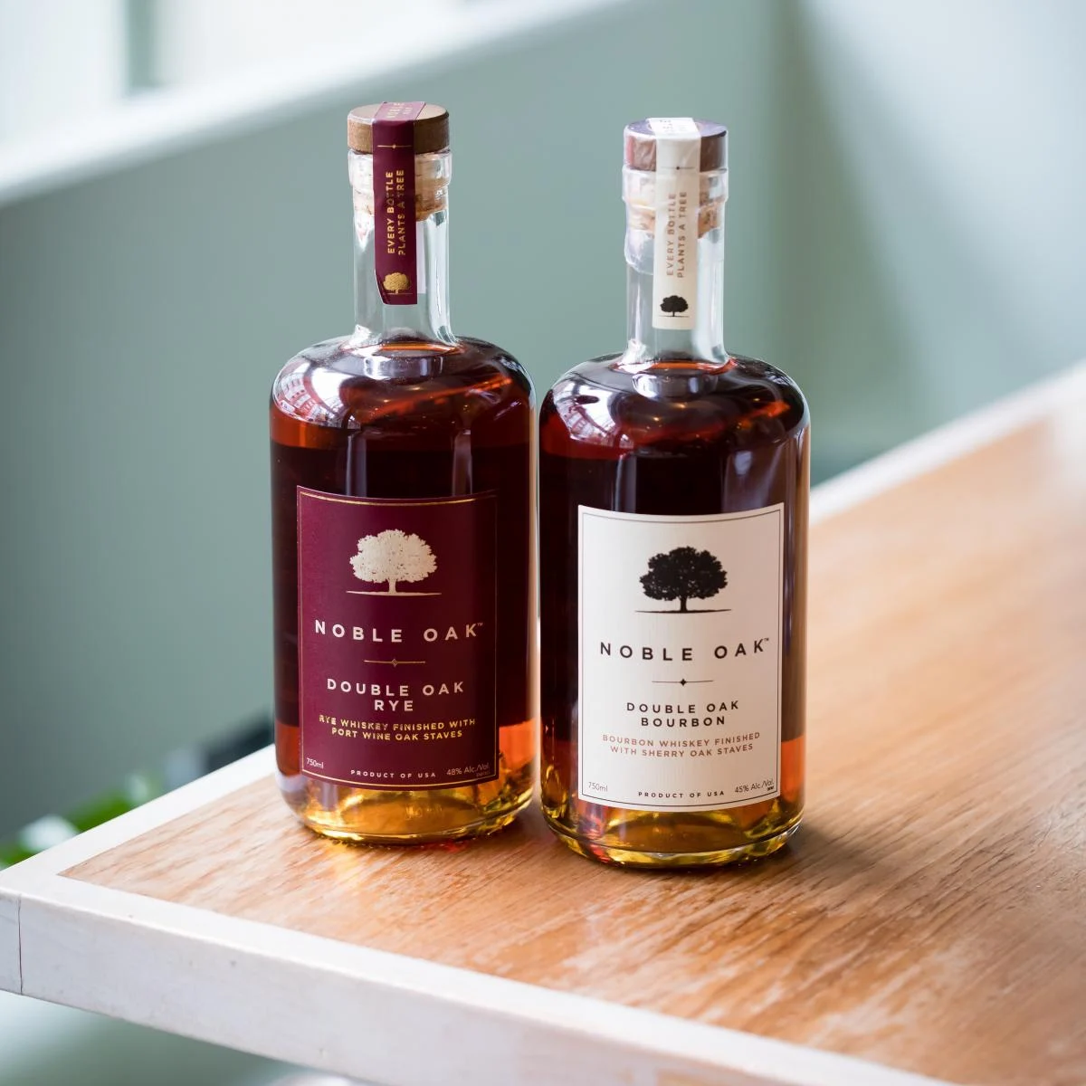 Noble Oak Bourbon and Rye whiskies. Image courtesy Edrington.