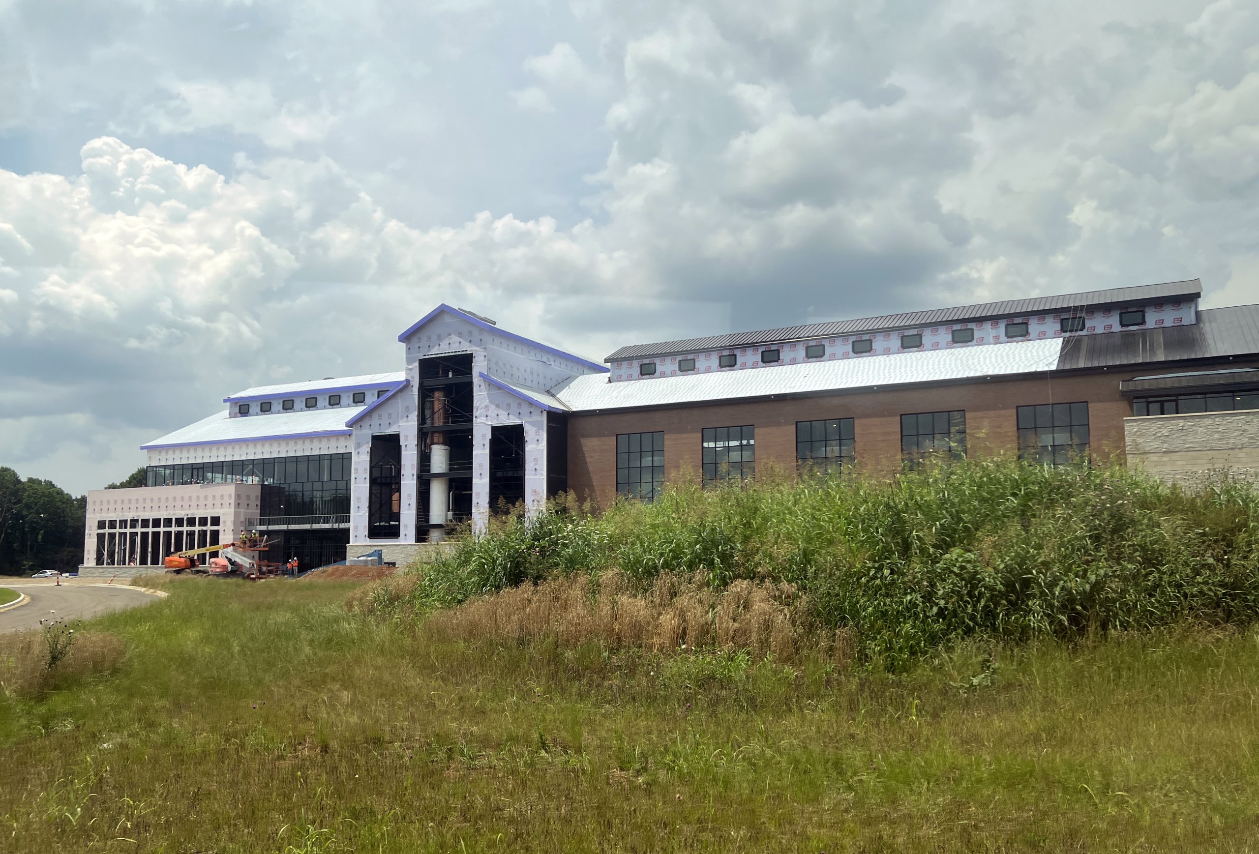 The exterior of the Heaven Hill Springs distillery in Bardstown, Kentucky. Photo ©2024, Mark Gillespie/CaskStrength Media.